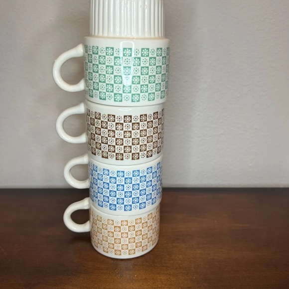 Vintage McCoy Stackable Checkerboard Daisy Mugs - Picture 2 of 5